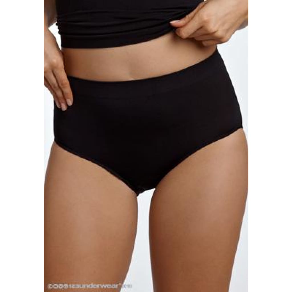 https://cdn.shopify.com/s/files/1/1176/2424/products/wacoal-838175-b-smooth-seamless-brief-medium-black-nwt-panties-intimates-uncovered_833.jpg
