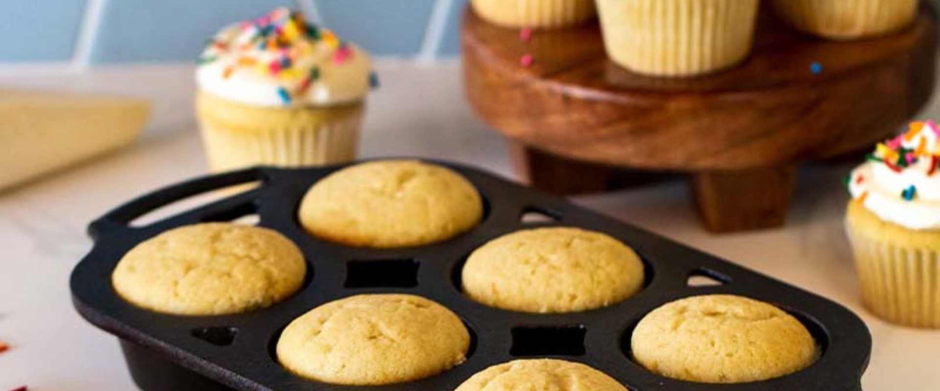 https://cdn.shopify.com/s/files/1/1176/6366/collections/cake-and-muffin-pans-collection-banner.jpg?v=1696443940