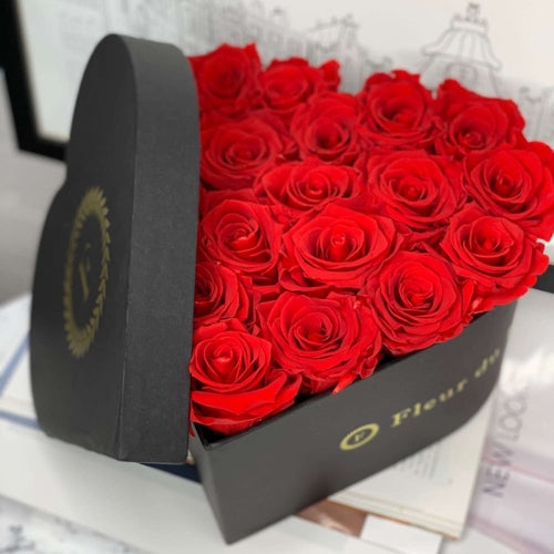 Love Heart Box: Cherry Red Roses