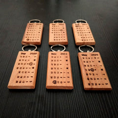 Engraved Calendar Keychains - wisholize.com