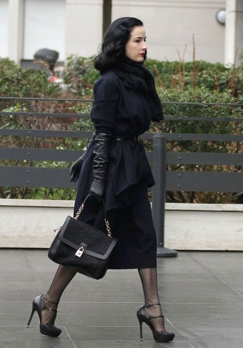 How to Wear: Long Leather Gloves – 