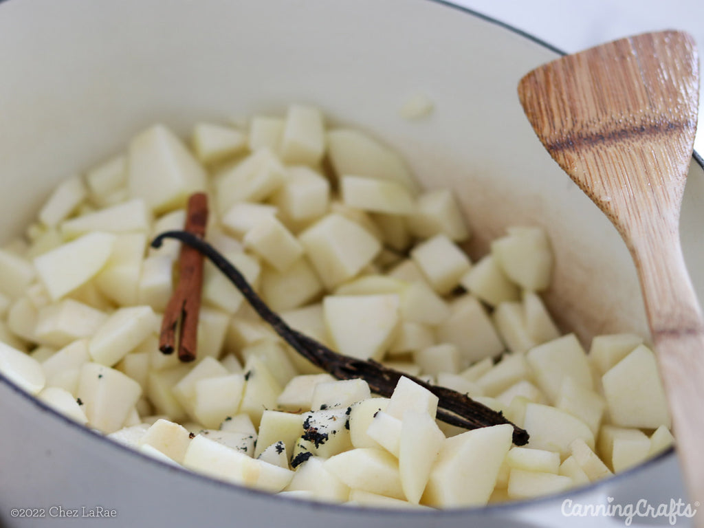 Honey Pear Jam Canning Recipe with Pomona's Pectin & Vanilla Beans | CanningCrafts.com