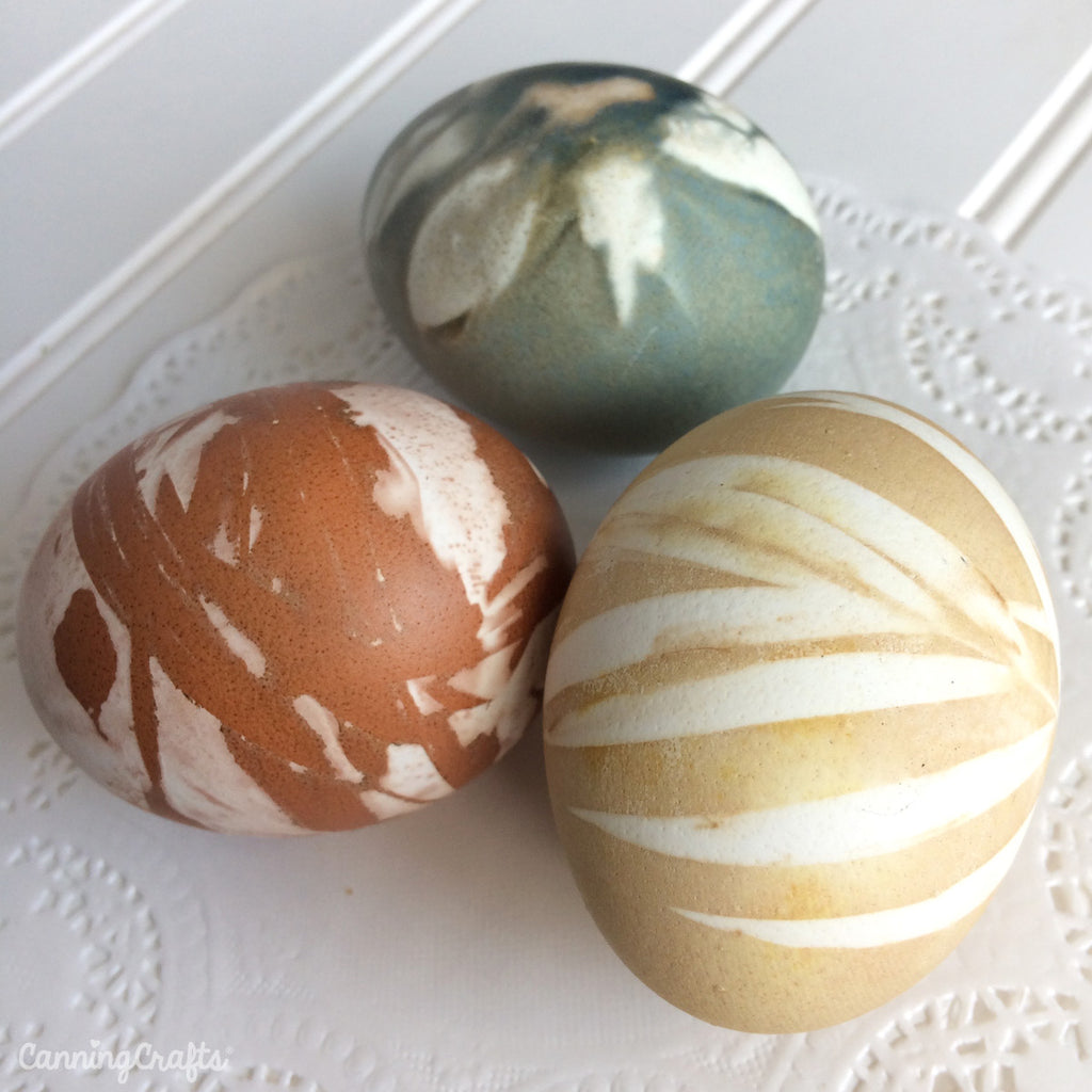 Natural Easter Egg Dyes using blueberries, onion skins, & turmeric | CanningCrafts.com