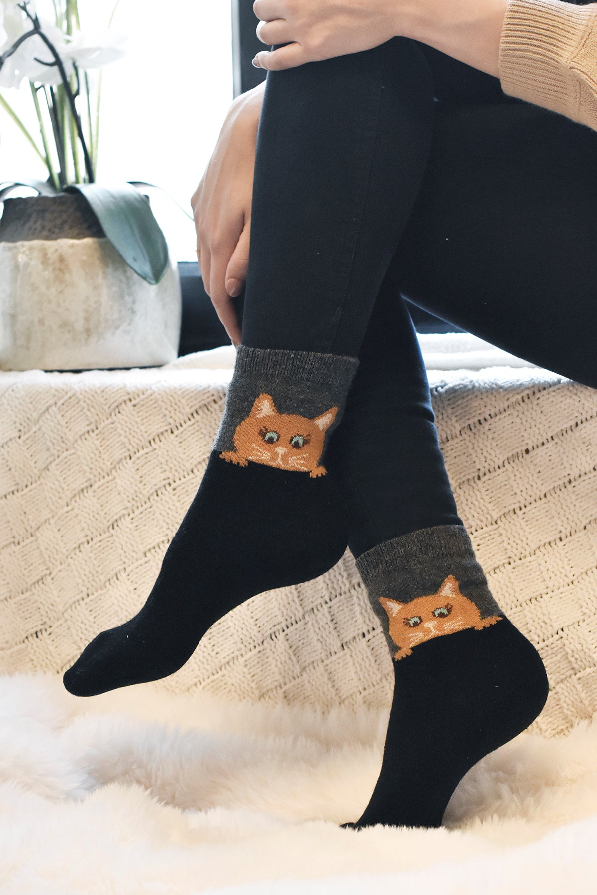 Kawaii Fluffy Room Socks - Cat Paws Black