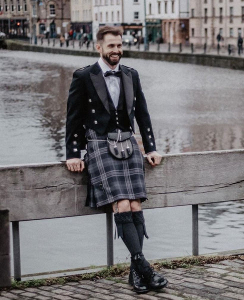 proper way to wear a kilt