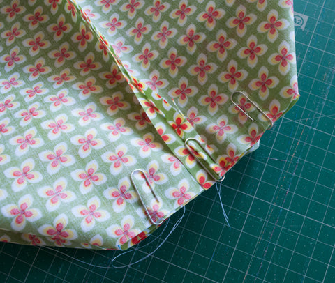 How to sew an insulated lunch bag using laminated cotton - maaidesign blog