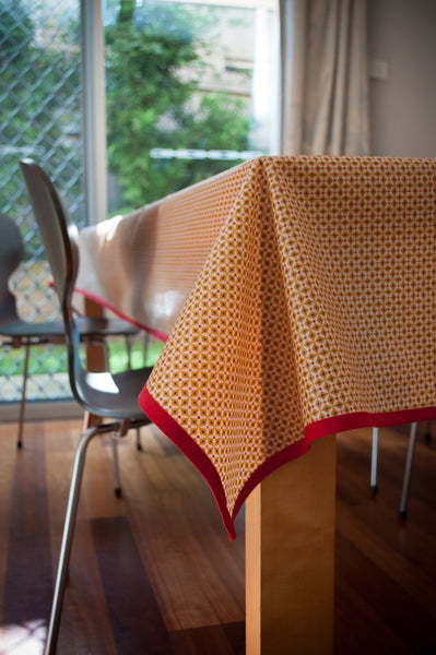 Laminated cotton tablecloth