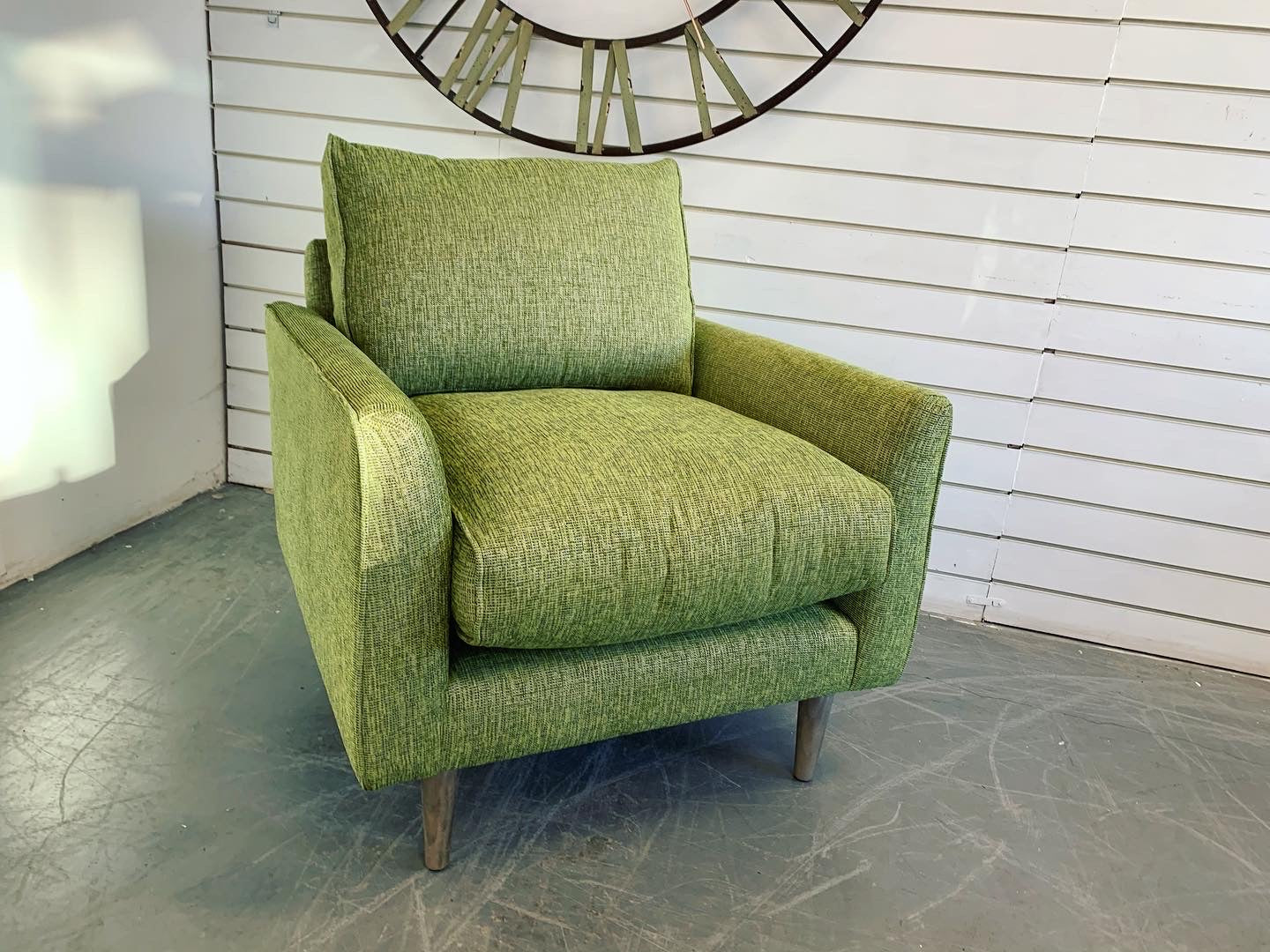 B Como Accent Armchair In Bright Green Mix Weave Fabric Rrp 699
