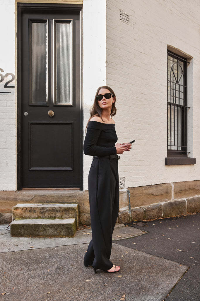 Why an All-Black Outfit Always Works | The UNDONE