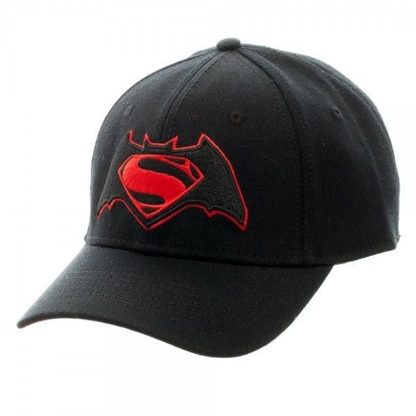 Batman vs Superman Flex Hat | Uncanny!