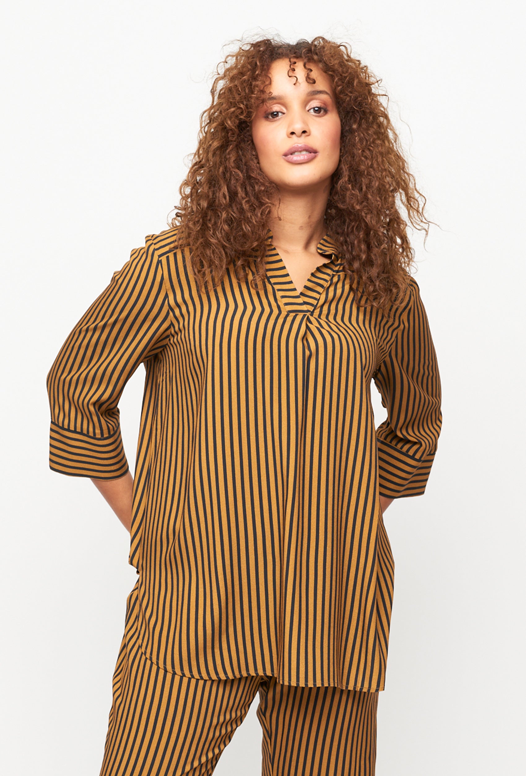 Se Apbakersfield - Golden Oak - Bluse hos Gowoman.dk