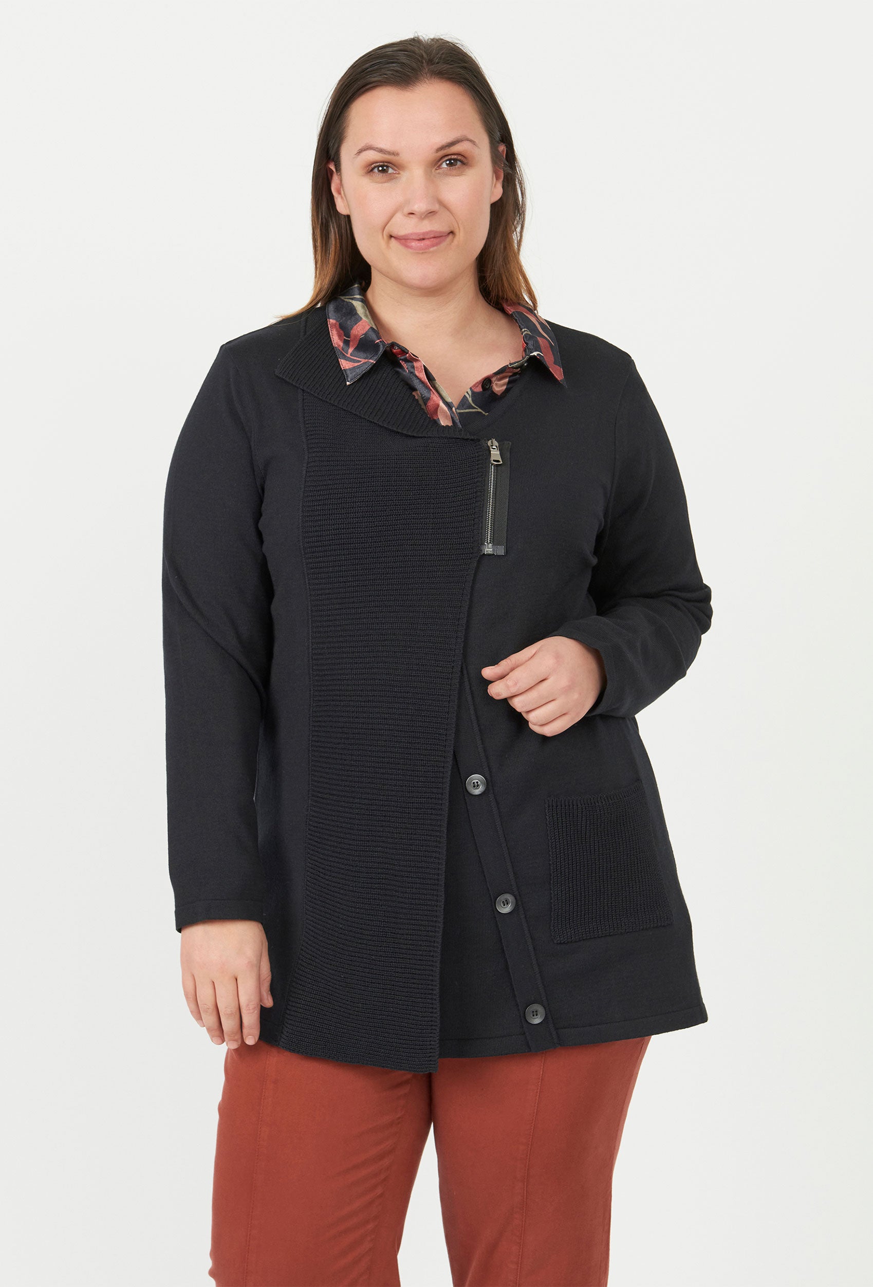 Se Chhadia - Black - Cardigan hos Gowoman.dk