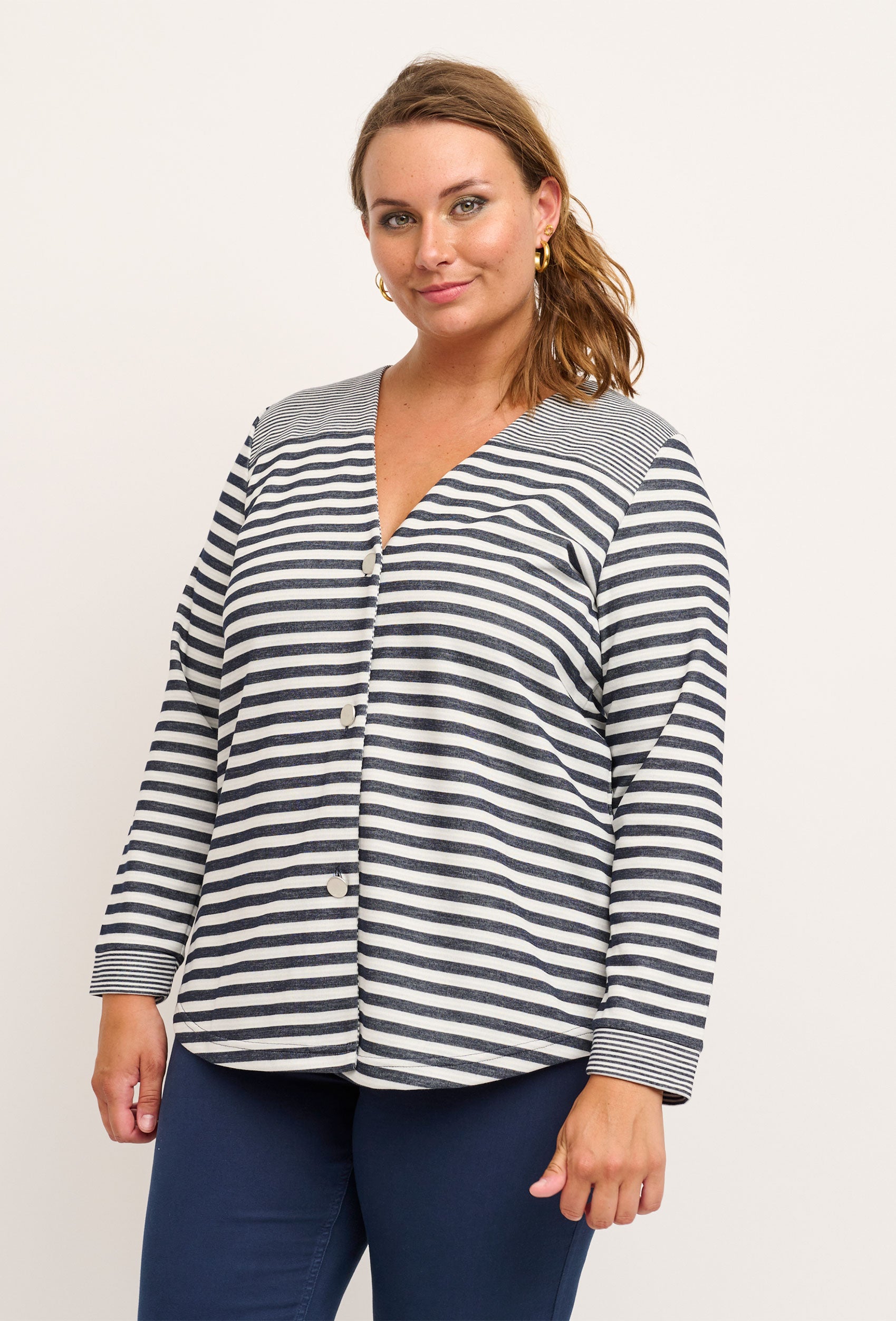 Se Chkaren - Navy - Cardigan hos Gowoman.dk