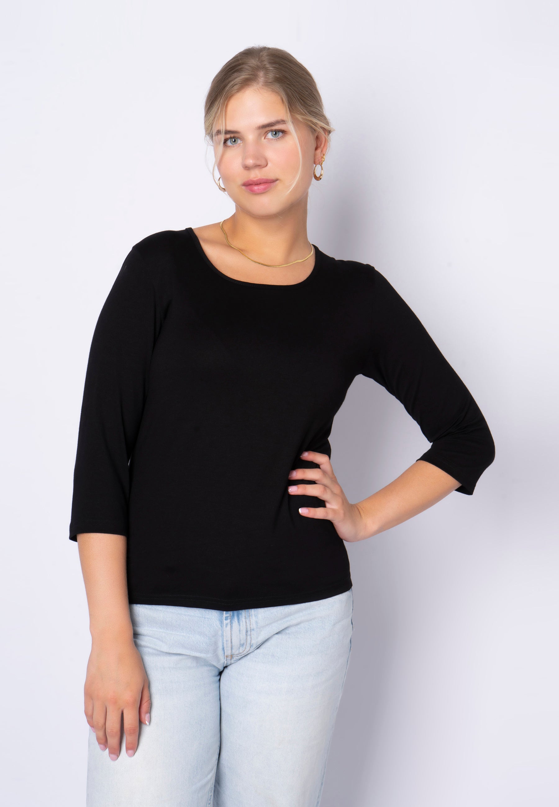 Billede af Sht-shirt - Black - Bluse hos Gowoman.dk