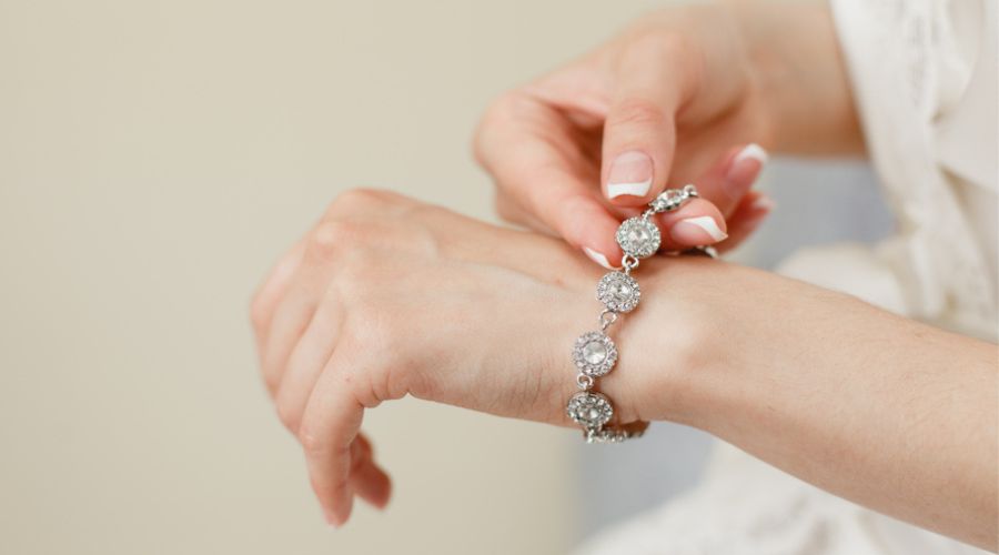 Best Bracelets Every Woman Should Have In Their Jewellery Box