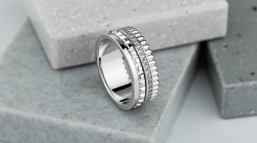 a beautiful rhodium plated silver wedding ring