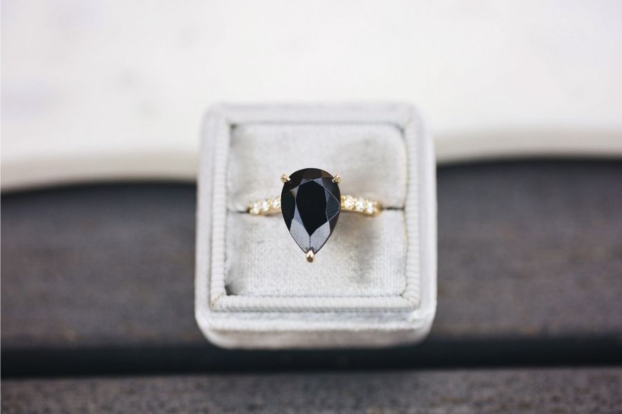 Black gems, The top 10 black gemstones