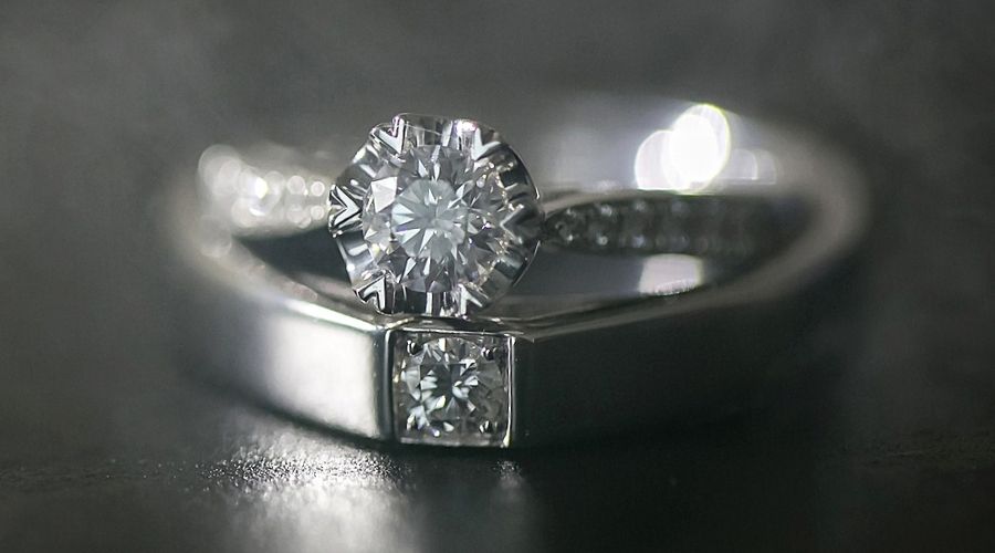 moissanite and cubic zirconia rings