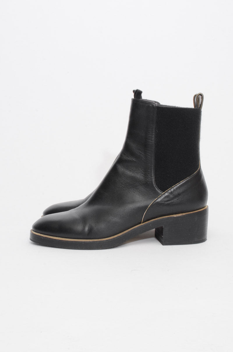 CHELSEA ANKLE BOOTS – Gift of Garb