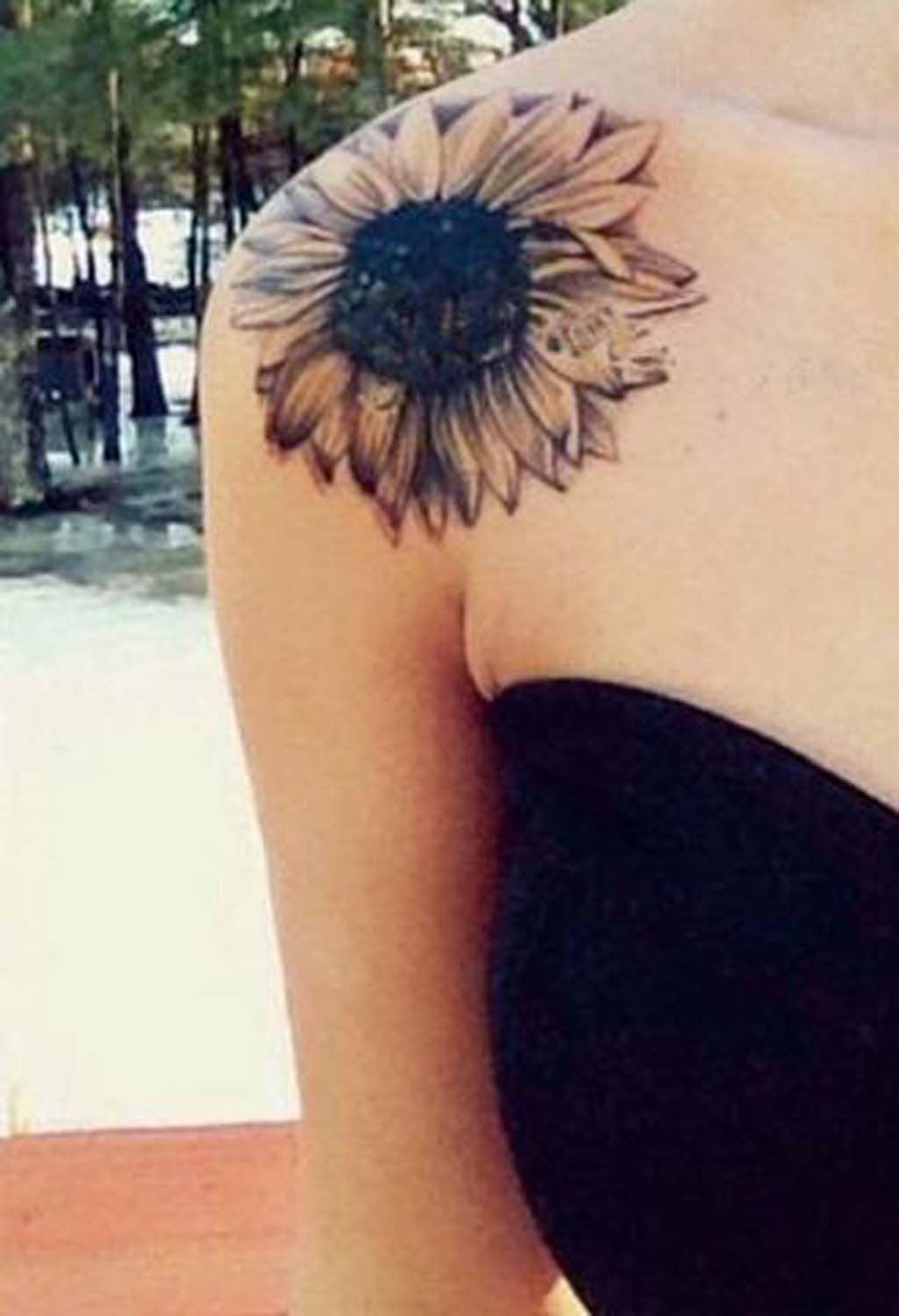 beautiful black  gray sunflower tattoo  tattoo artist Lee Humphries    Sunflower tattoos Sunflower tattoo shoulder Sunflower  tattoo