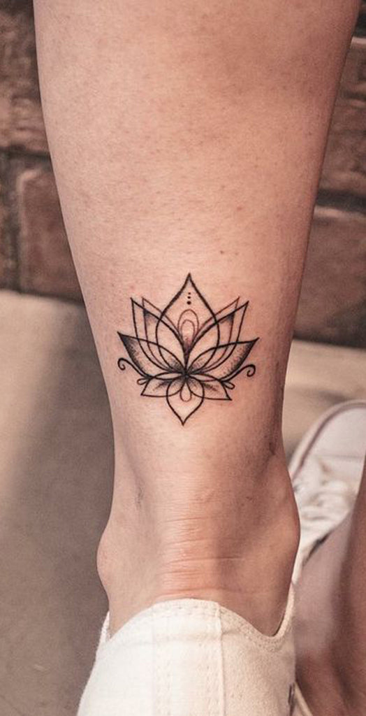 Cool Lotus Ankle Tattoo Ideas for Women Small Flower Outline Leg Tat -  pequeñas ideas de tatuaje de tobillo de loto para las mujeres - www.MyBodiArt.com