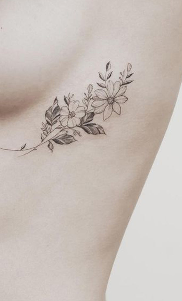 Delicate Black and White Wild Floral Flower Rib Tattoo Ideas for Women -  ideas del tatuaje de la flor floral de la acuarela para las mujeres - www.MyBodiArt.com