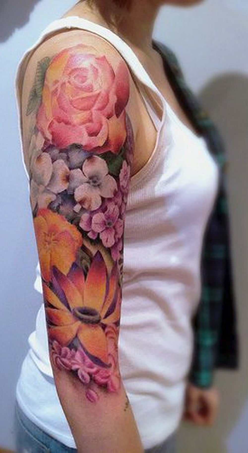 Colorful Flower Full Arm Sleeve Tattoo Ideas for Women - Watercolor Floral Bicep Tat -  ideas coloridas del tatuaje de la manga del brazo de la flor para las mujeres - www.MyBodiArt.com