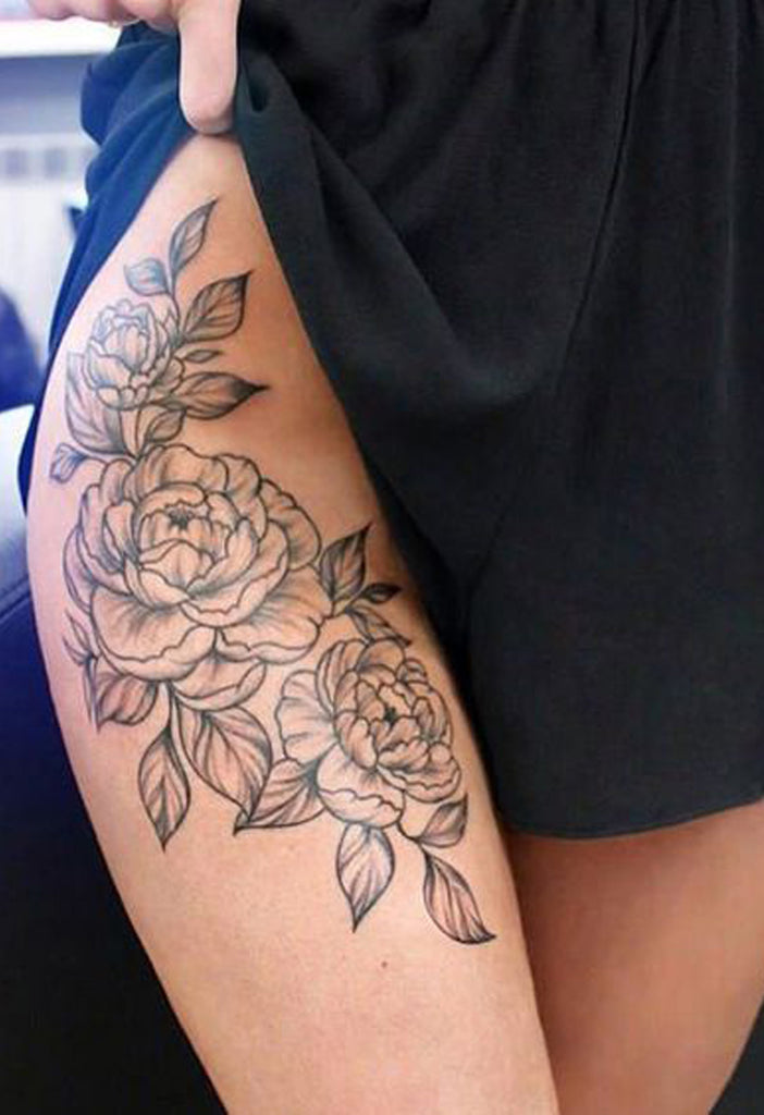 Beautiful Realistic Peony Hip Thigh Tattoo Ideas for Women -  ideas realistas del tatuaje del muslo peonía para las mujeres - www.MyBodiArt.com 