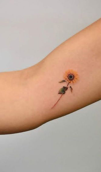 Cute Tiny Small Flower Sunflower Bicep Tattoo Ideas for Women  ideas lindas del tatuaje del girasol para las mujeres - www.MyBodiArt.com  