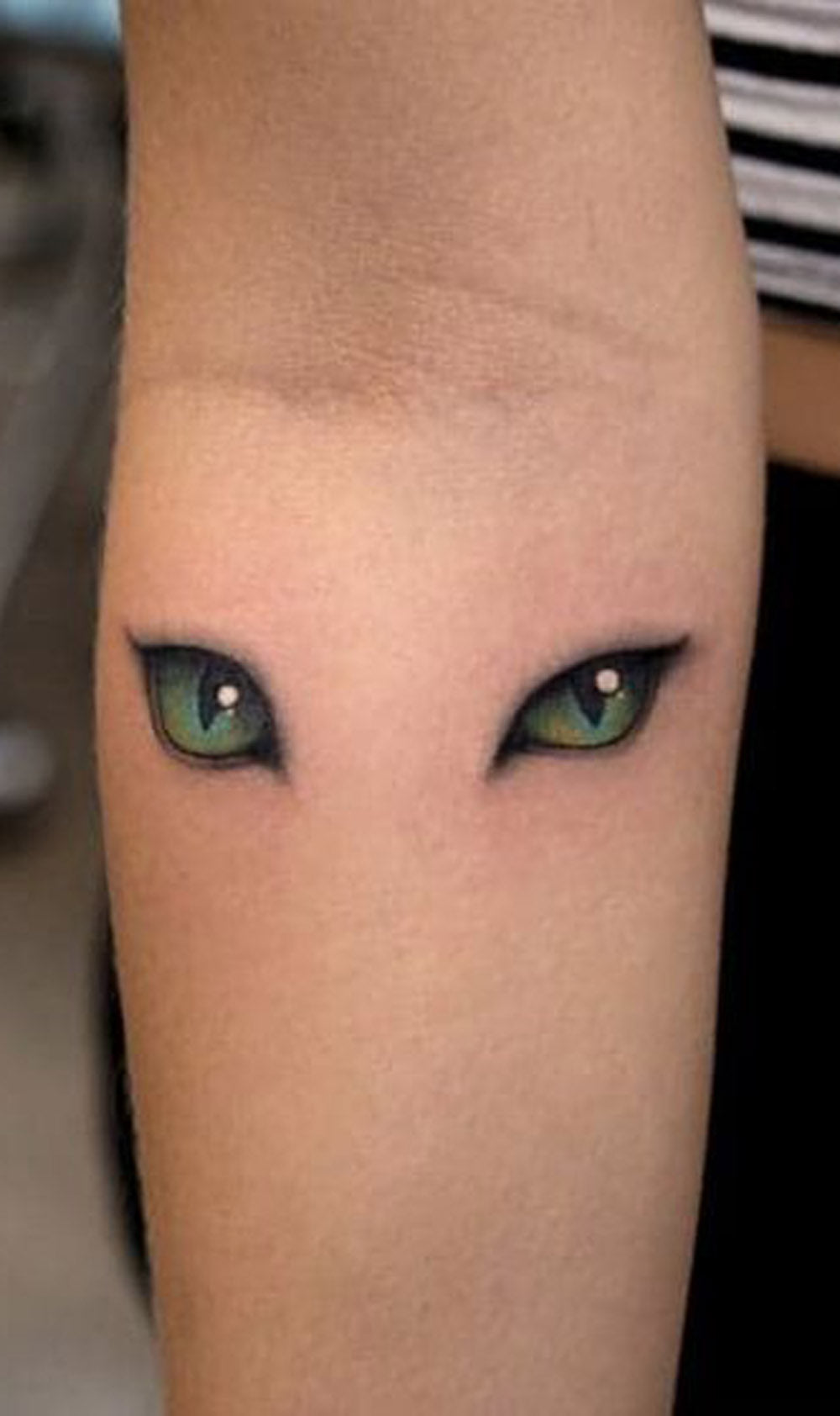 Cool Unique Cat Eyes Forearm Tattoo Ideas for Women - Ojos de gato antebrazo Tattoo Ideas para mujeres - www.MyBodiArt.com 