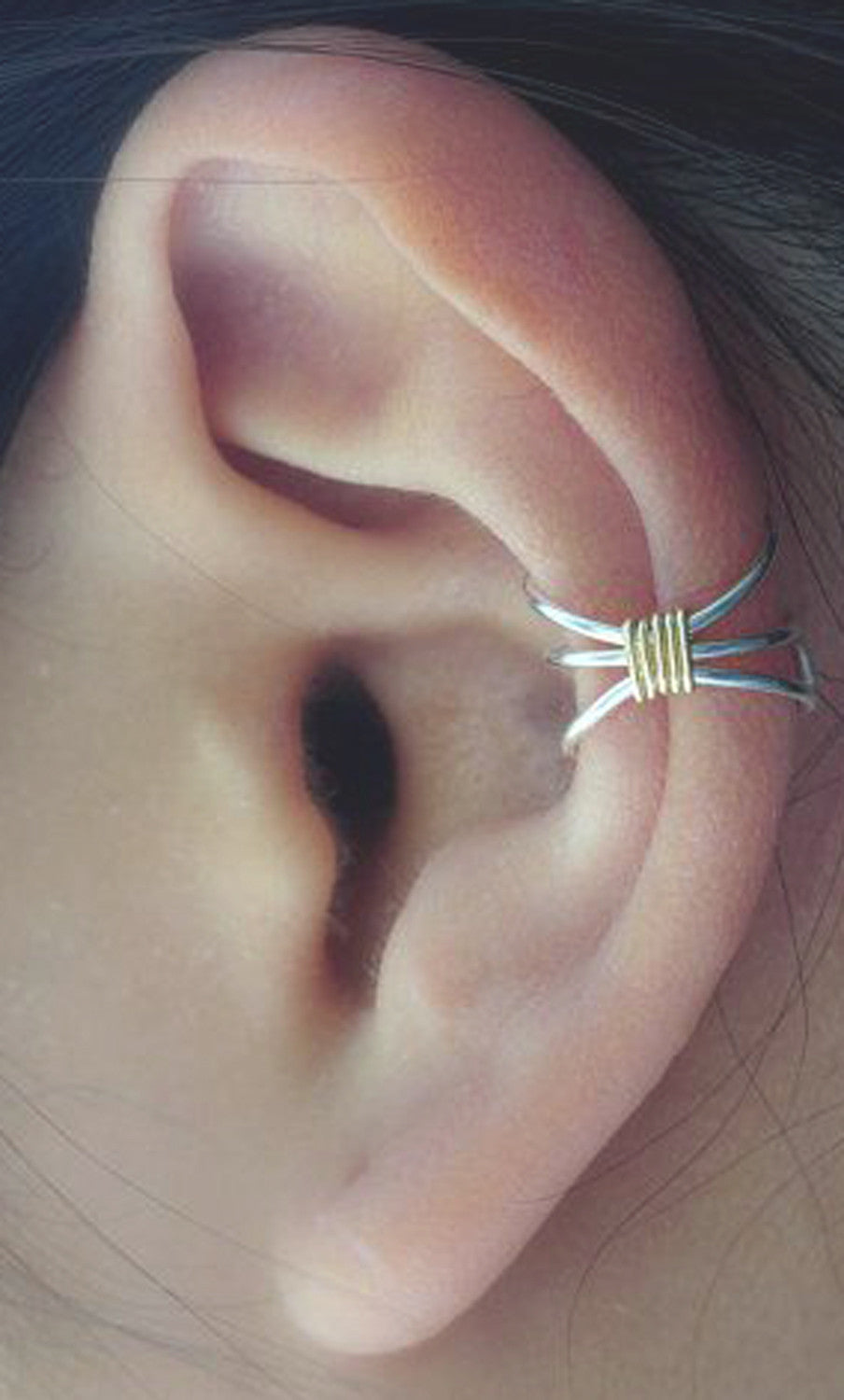 Simple Ear Ring Piercing Ideas at MyBodiArt.com  -  Artes Oreja OorPiercing Conch Ring Earring Hoop Auricle Middle 