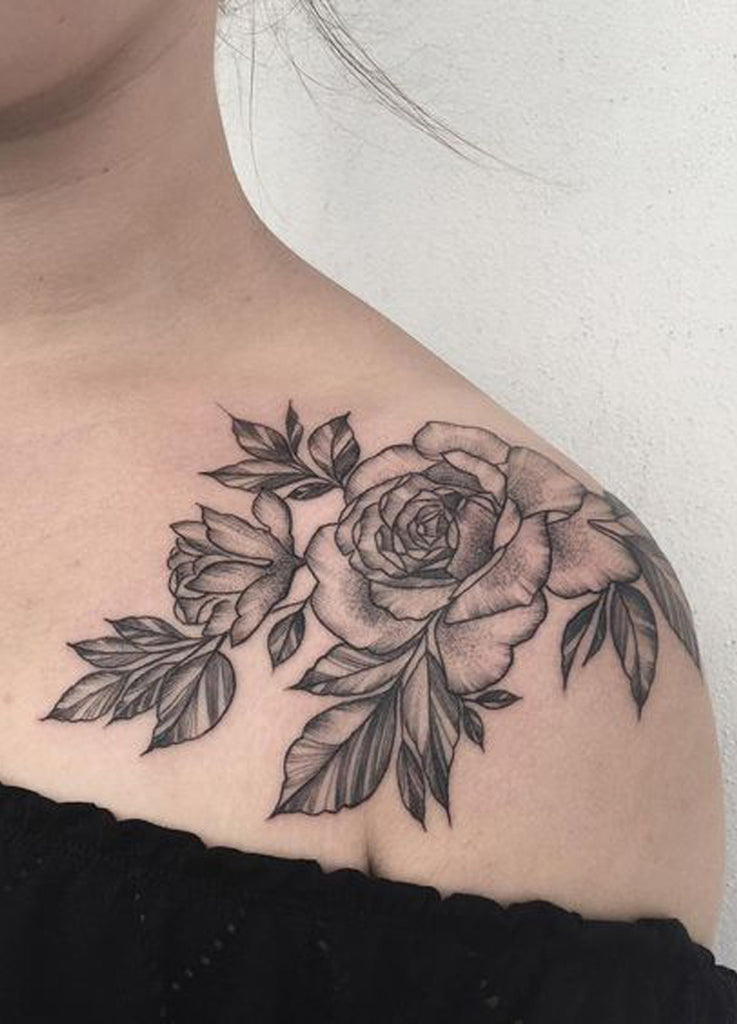 Realistic Black Rose Shoulder Tattoo Ideas for Women -  Ideas realistas del tatuaje del hombro de Rose negra para las mujeres - www.MyBodiArt.com