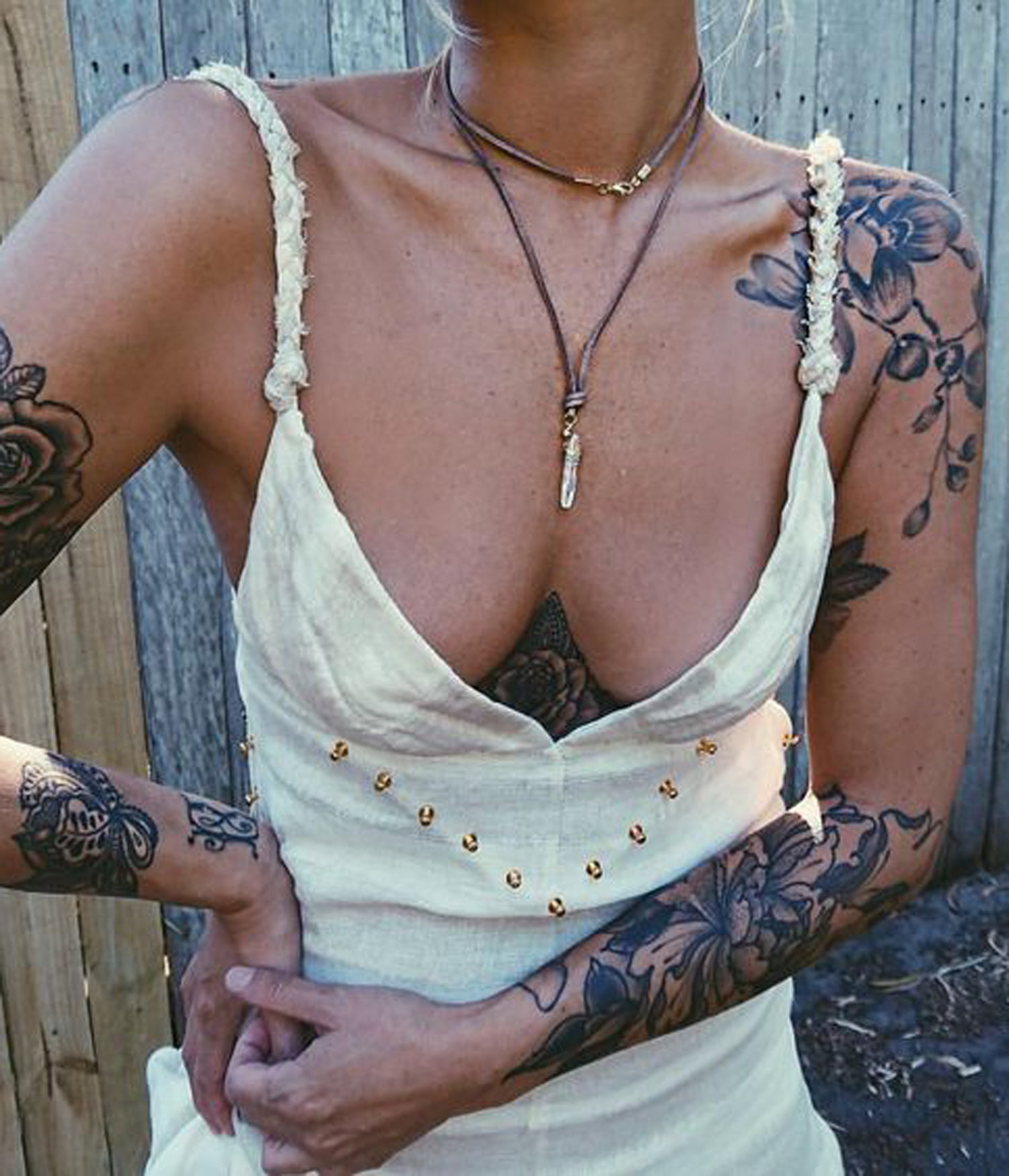 Feminine Flower Shoulder Tattoo Ideas -  Floral Arm Sleeve Tatouage - Black and White Ideas Del Tatuaje - www.MyBodiArt.com