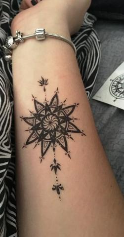 Geometric Mandala Sun Wrist Tattoo Ideas for Women - Bohemian Boho Tribal Forearm Tat -Ideas geométrica del tatuaje de la muñeca del sol del mandala para las mujeres - www.MyBodiArt.com 