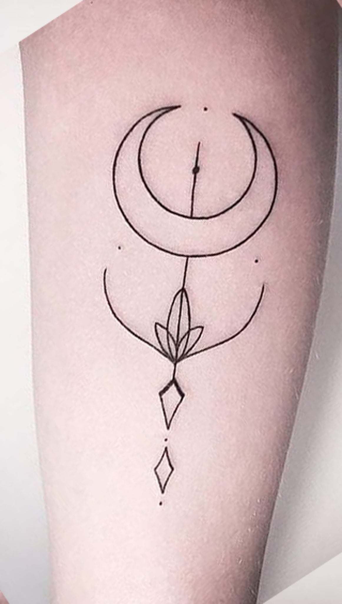 30 Crescent To Full Moon Tattoo Ideas For Women Mybodiart