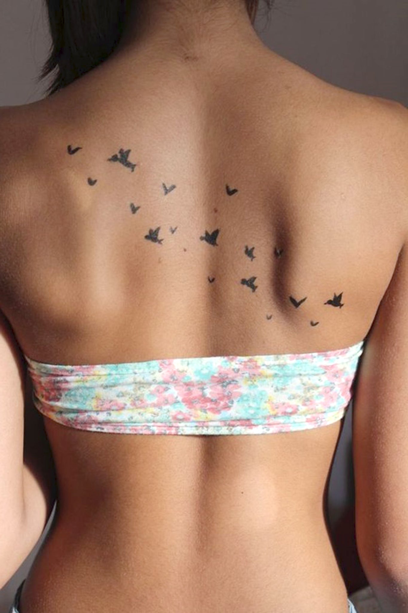 Sparrow Back Tattoo Ideas for Women - Nature Bird Spine Tat -  gorrión tatuaje ideas para mujeres chicas - www.MyBodiArt.com
