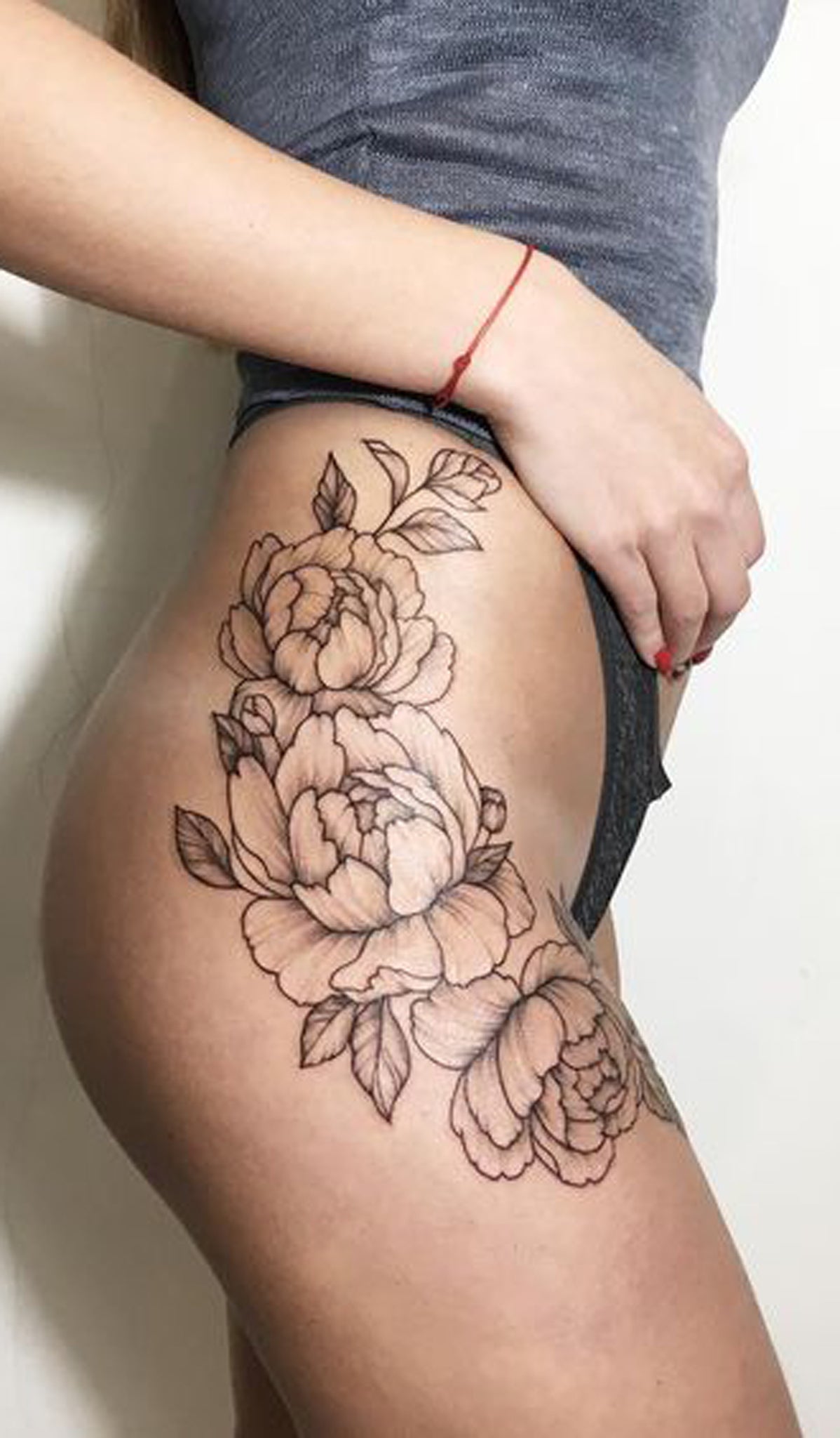 Wild Rose Thigh Tattoo Ideas for Women - Floral Flower Leg Hip Tat - ideas de tatuaje de rosa salvaje - www.MyBodiArt.com