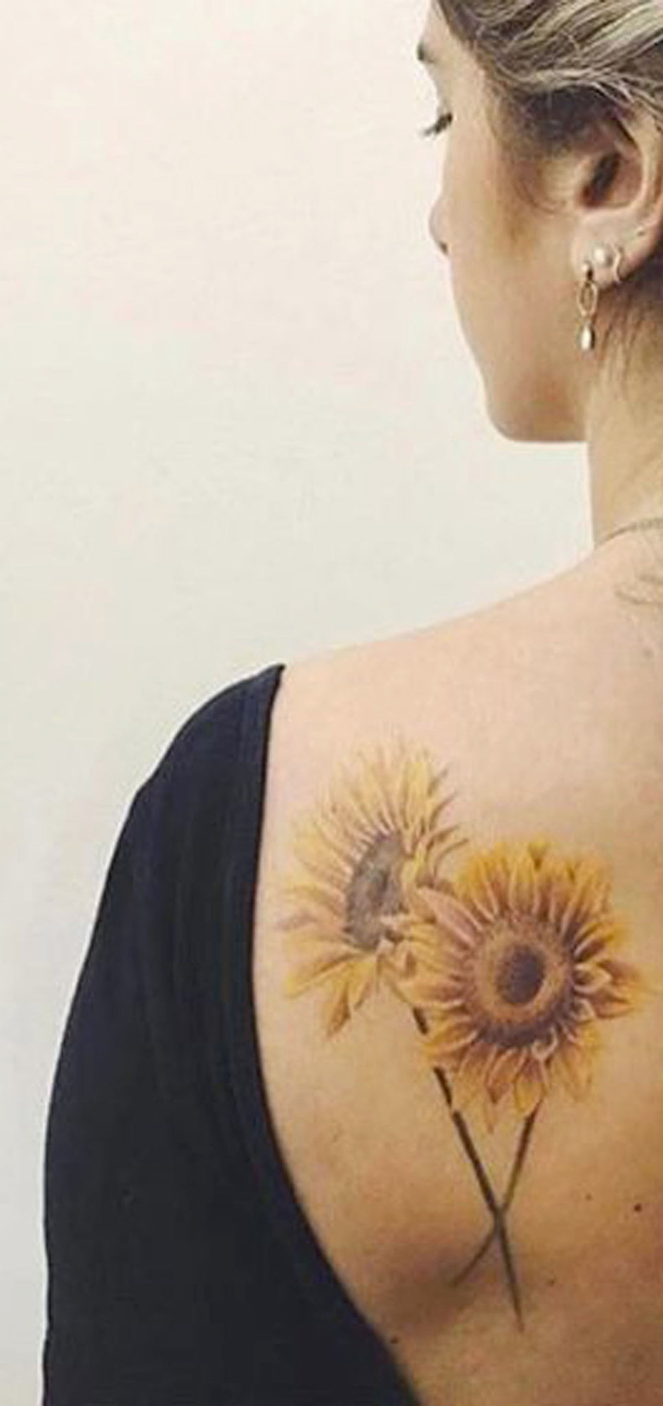 Beautiful Back Sunflower Tattoo Ideas for Women - Colorful Realistic Vintage Flower Shoulder Tat - www.MyBodiArt.com #tattoos