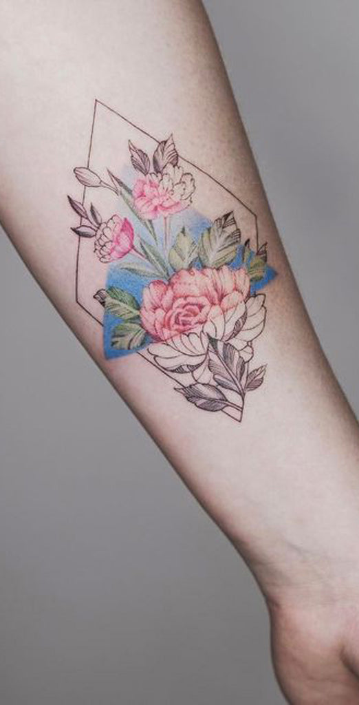 Vintage Floral Flower Forearm Tattoo Ideas for Women -  ideas de tatuaje de antebrazo rosa vintage para mujeres - www.MyBodiArt.com 