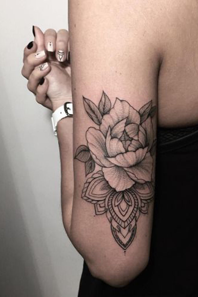 39 Adorable Flower Tattoos On Upper Back