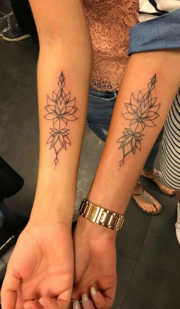 Cute Matching Lotus Tattoo Ideas for Friends or Sisters Tribal Forearm Flower Mandala Arm Tattoo -  ideas lindas del tatuaje del antebrazo del loto para las mujeres - www.MyBodiArt.com