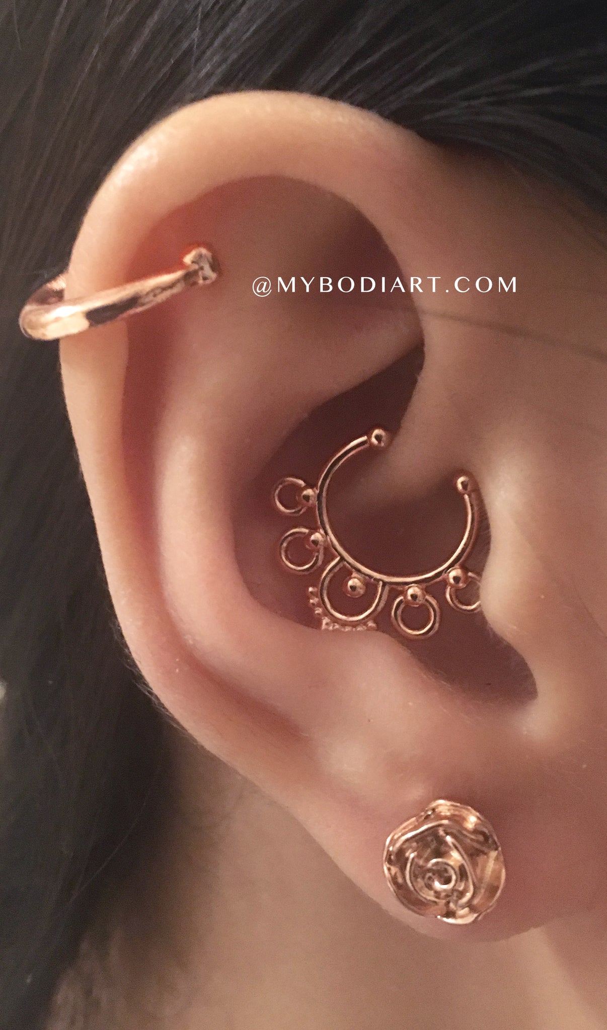 Cute Multiple Ear Piercing Ideas - Rose Gold Earring Jewelry - idées de perçage d’oreille - www.MyBodiArt.com