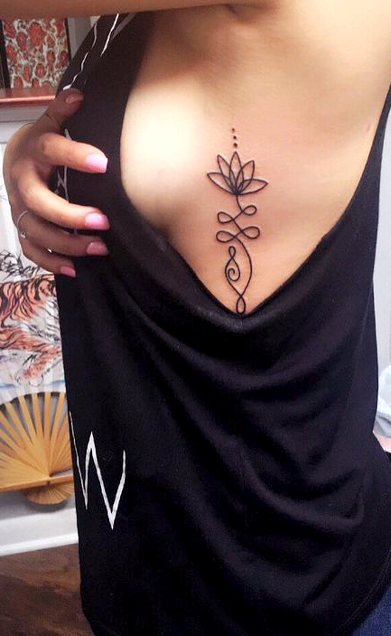 Meaningful Small Unalome Tattoo Ideas for Women - Simple Lotus ideias de tatuagem para mulheres - www.MyBodiArt.com
