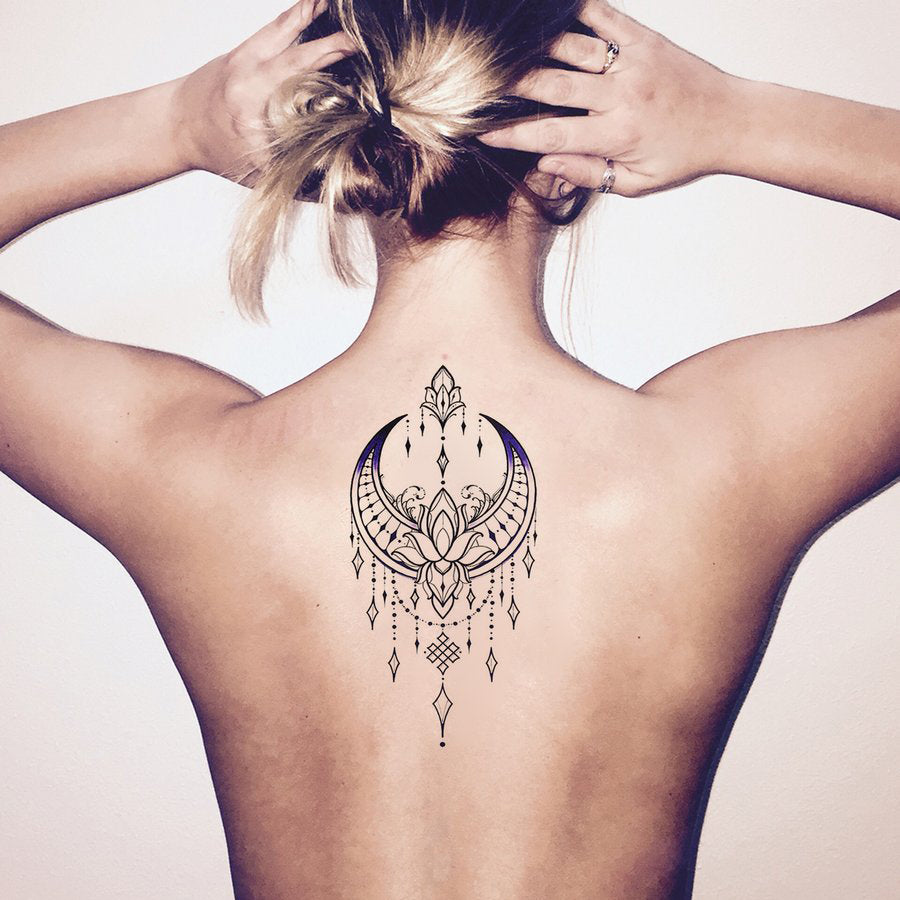 130 Beautiful And Classy Back Tattoo Ideas For Women