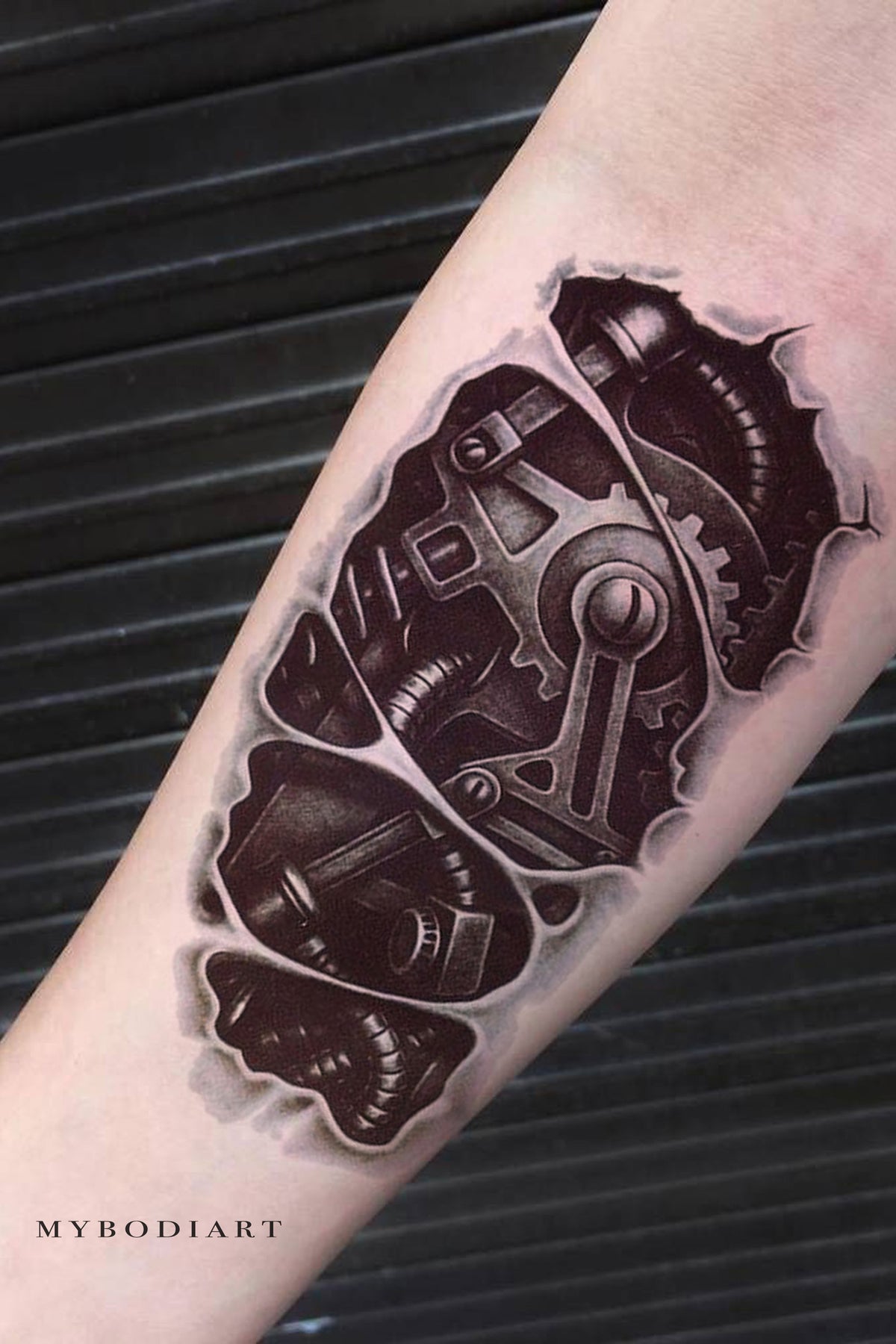 20 Cool Biomechanical Tattoos  MyBodiArtcom