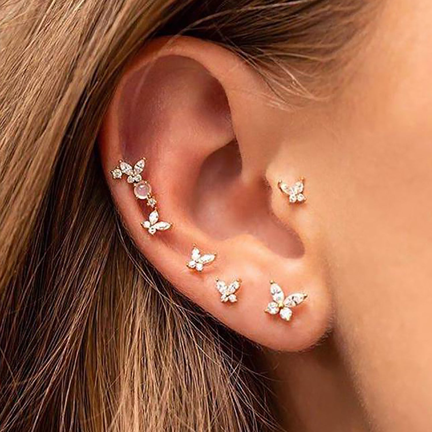 worldtravelhelp.com  Earings piercings, Pretty ear piercings, Cool ear  piercings