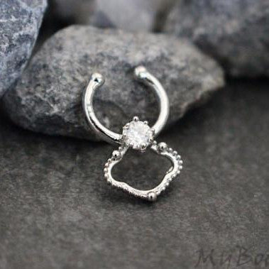 Princess Crystal Fake Septum Ring in Silver w/ Clear Crystals 