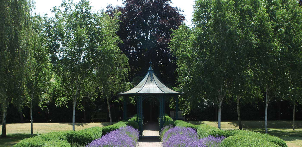 Pagoda Mortlake Crematorium