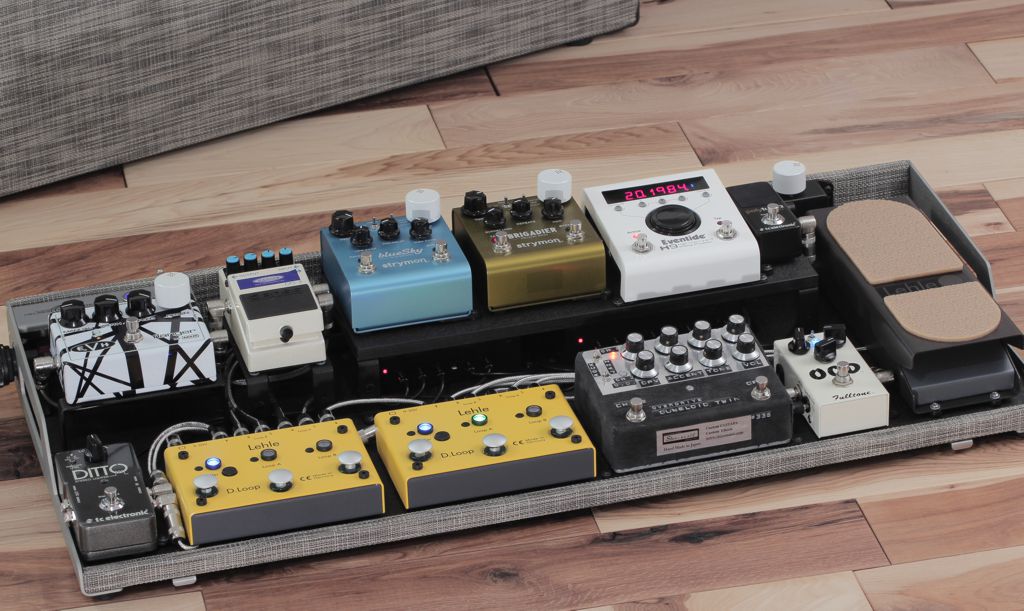 OpenWing custom pedalboard with riser panel_full set-up