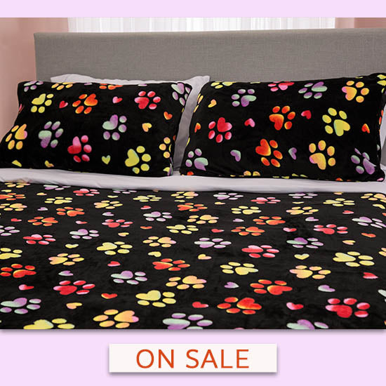 Super Cozy™ Paws & Hearts Bedding - On Sale